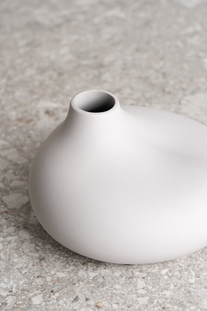 Nona Vase - Microchip