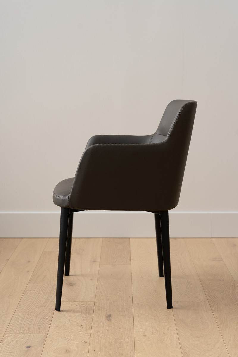 Williamsburg Leatherette Arm Chair