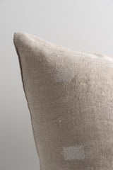 Lacey Beige/White - 20" x 20"