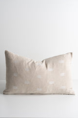 Lacey Beige/White - 13" x 21"