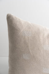 Lacey Beige/White - 13" x 21"