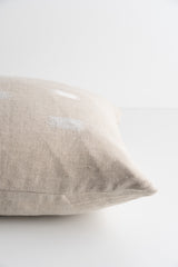 Lacey Beige/White - 13" x 21"